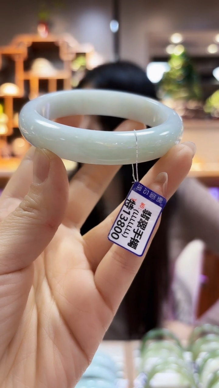 【闪购商品】翡翠颈饰未镶嵌59手镯