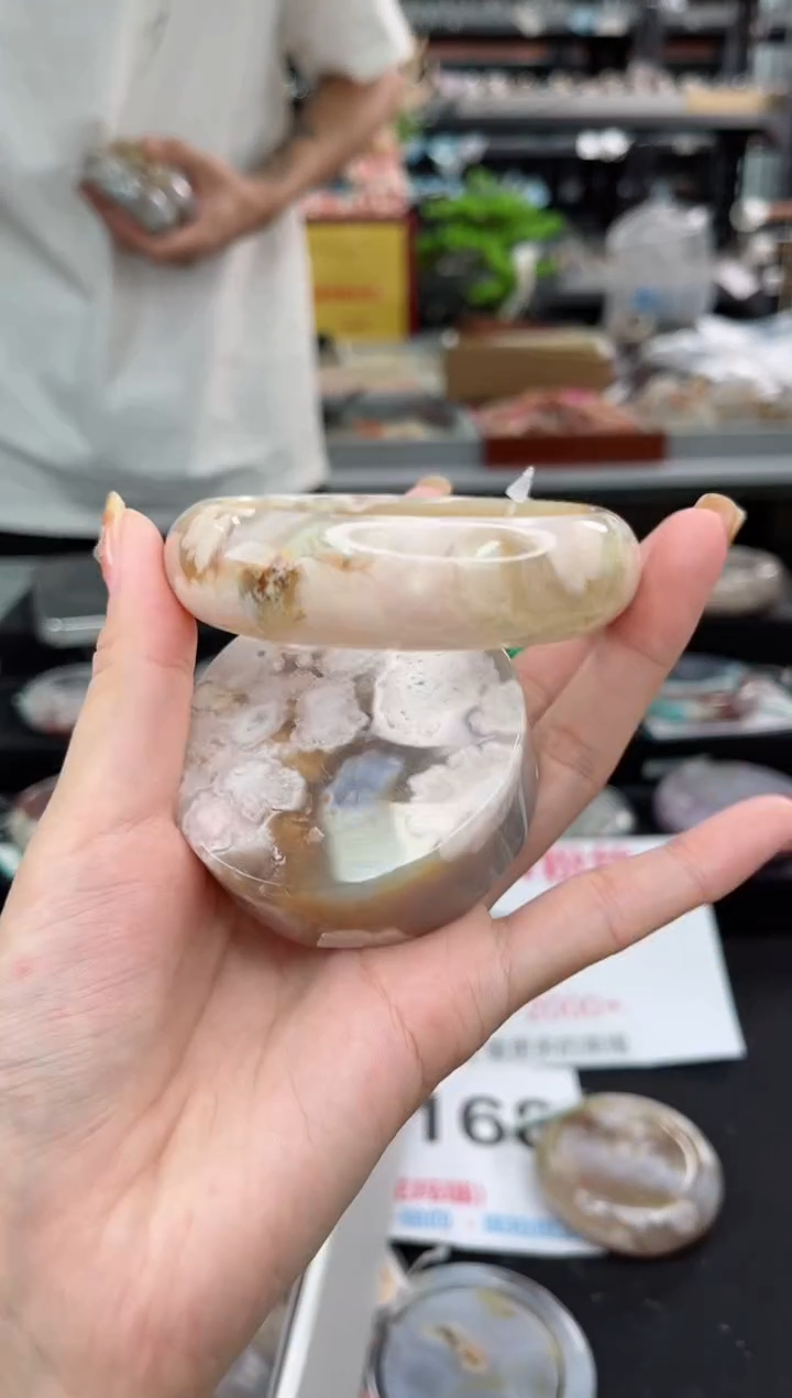 【闪购商品】石英质玉手镯未镶嵌62圈口（赠品镯心）1600331