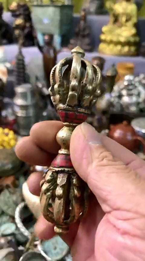 【闪购商品】一物一拍编号嵌红杵把件