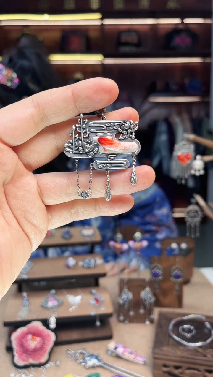 【闪购商品】织绣1702黔东南苗族刺绣