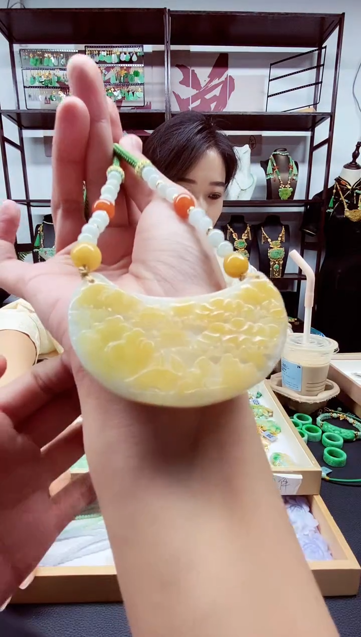 翡翠未镶嵌颈饰翡翠吊坠