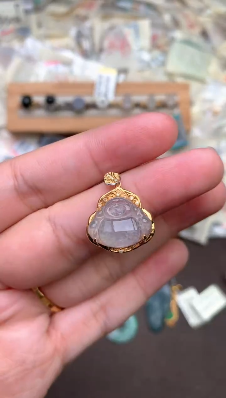 18K金镶嵌挂件翡翠 —