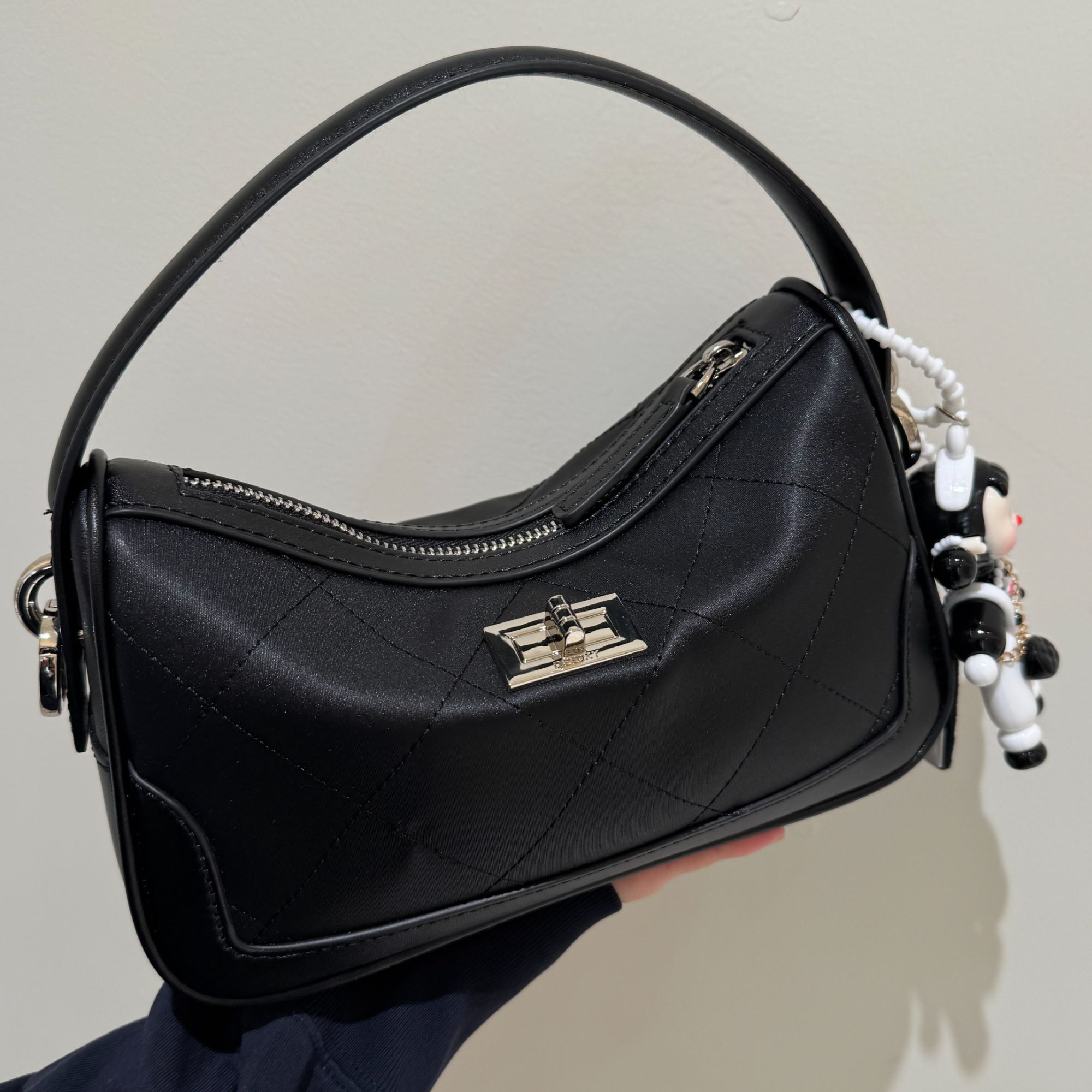 2025新款菱格大容量手提波士顿枕头包7166