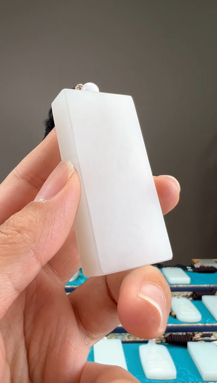 和田玉未镶嵌颈饰1