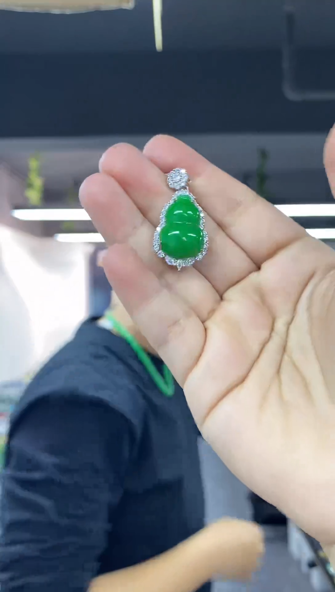 颈饰未镶嵌翡翠多样性发其一颜色微差