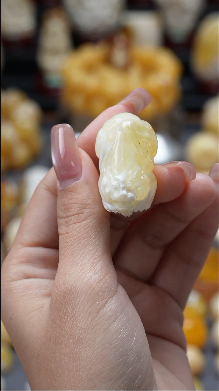 裸石琥珀未镶嵌原矿天然琥珀蜜蜡
