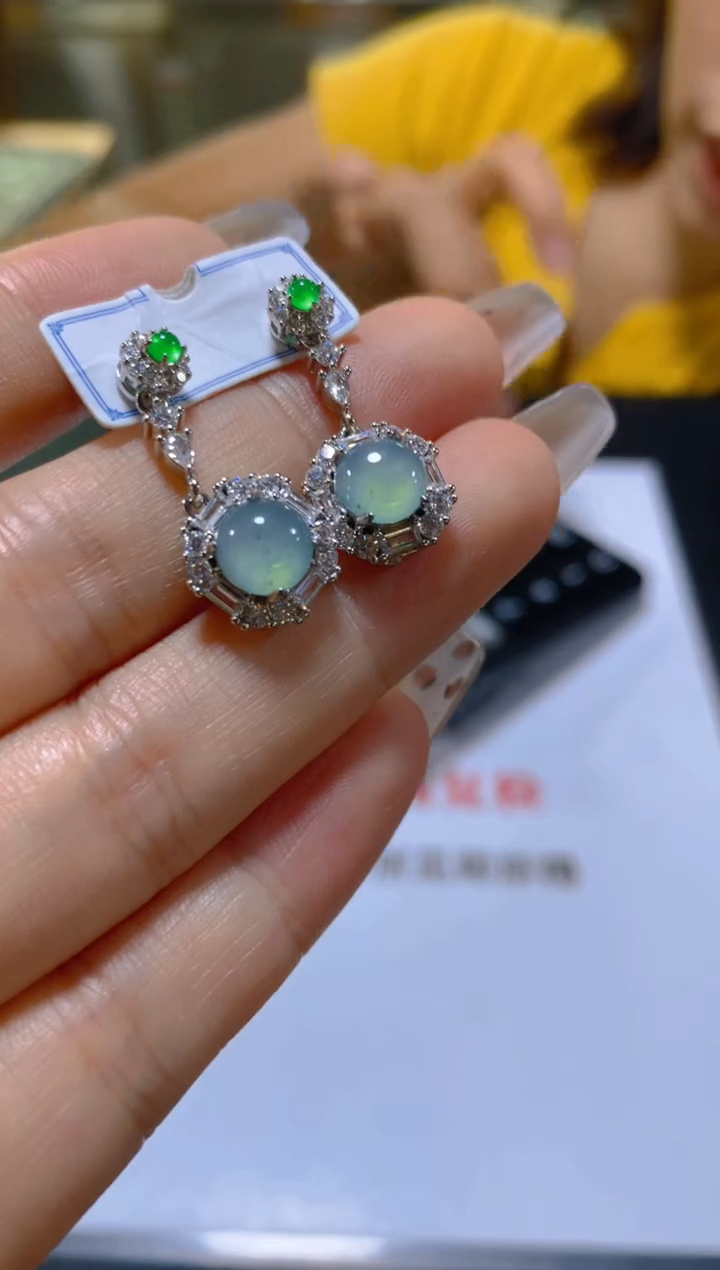 未镶嵌翡翠耳饰多样性发一