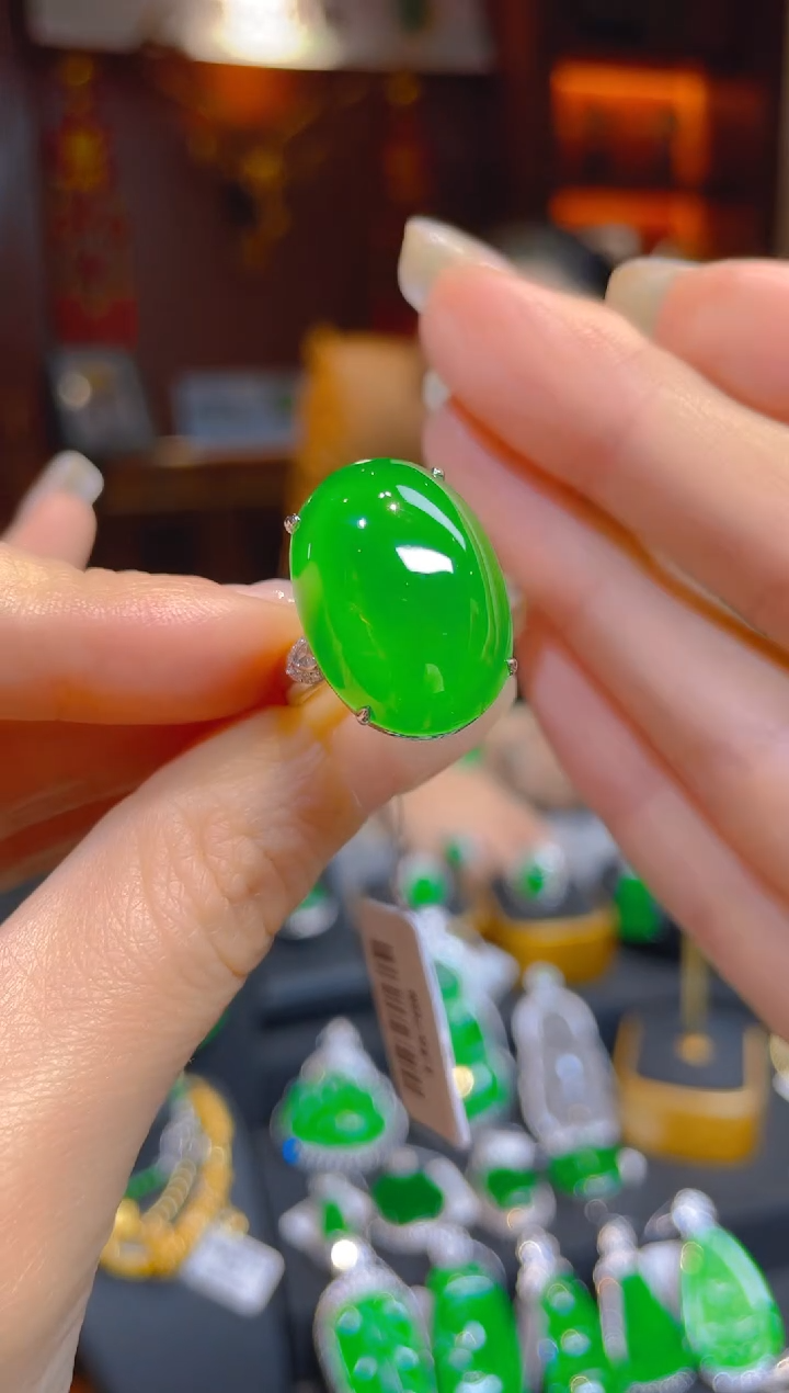 翡翠戒指18K金镶嵌天然A货翡翠蛋面戒指/136708