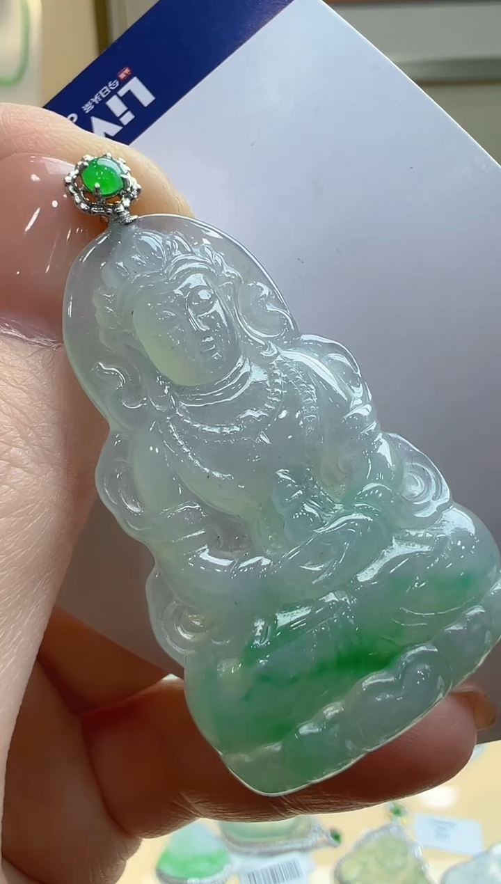 【闪购商品】翡翠吊坠(不含链)18K金镶嵌多样性发货拍一发一