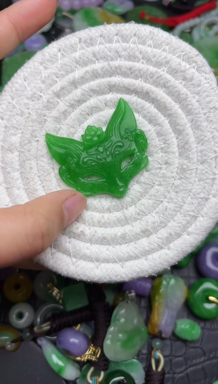 颈饰未镶嵌翡翠缅甸翡翠吊坠