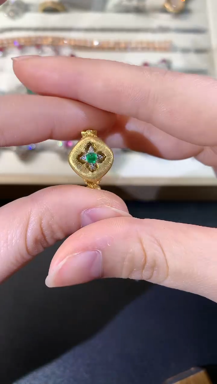 【闪购商品】祖母绿戒指18K金镶嵌R515|2980