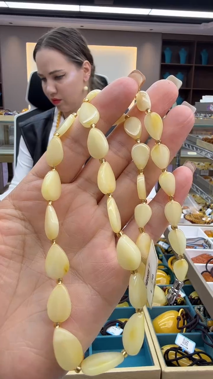 琥珀颈饰未镶嵌39秒拍号 假一罚三 