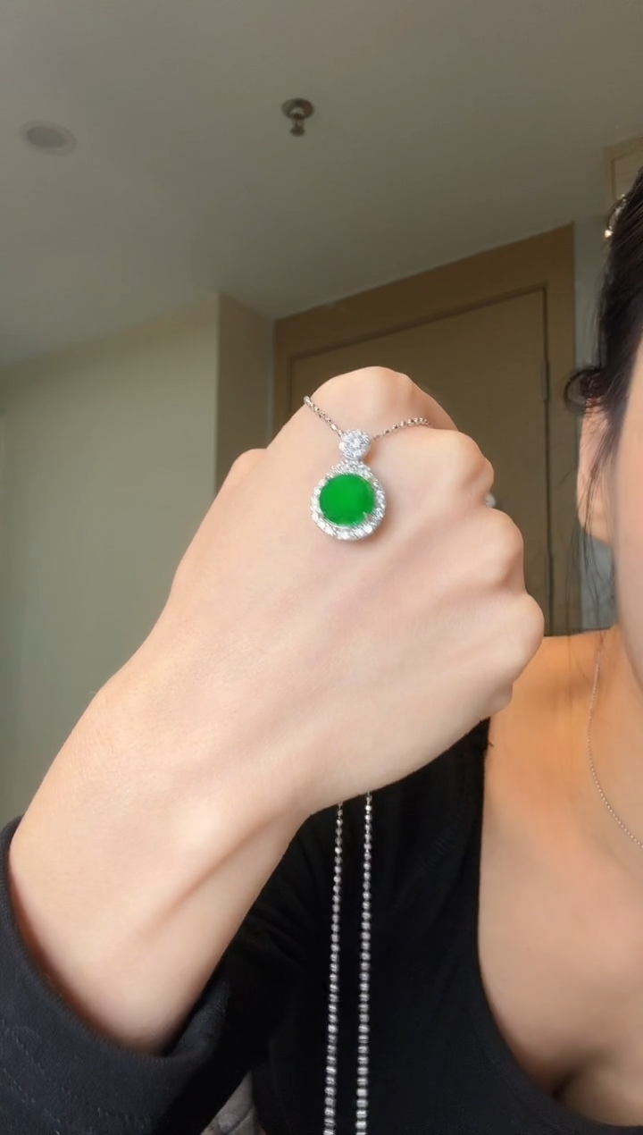 【闪购商品】翡翠吊坠(不含链)银S925镶嵌天然翡翠吊坠