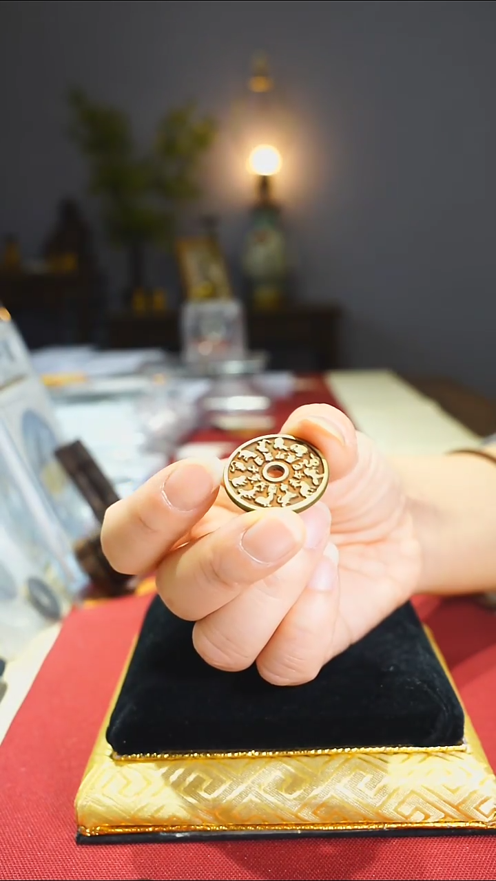 【闪购商品】金属老十二生肖背八卦0392