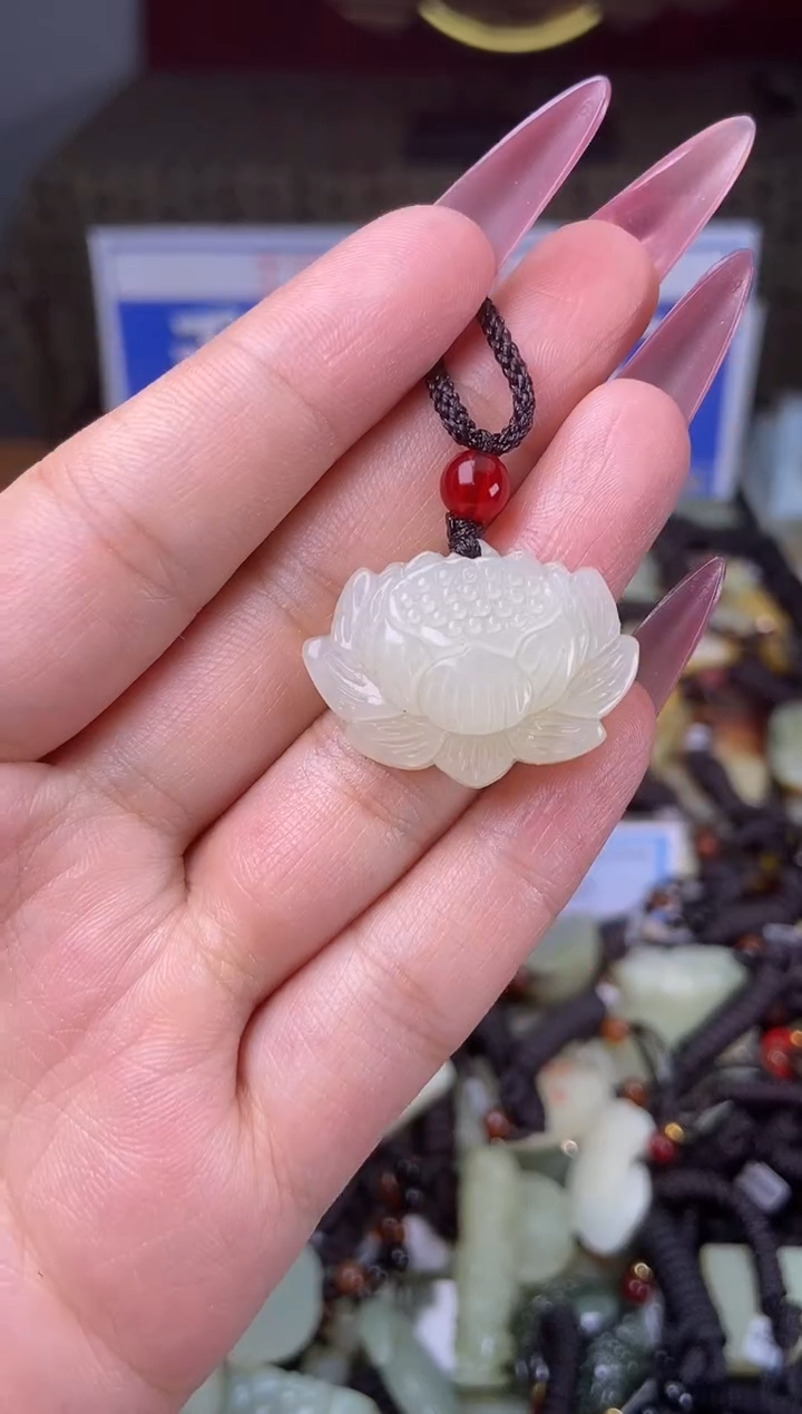 和田玉未镶嵌颈饰1