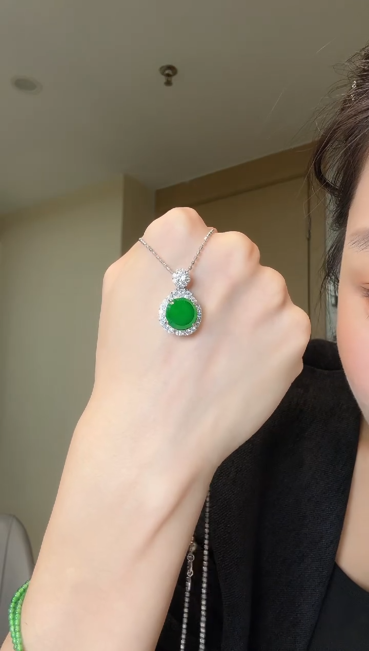 【闪购商品】翡翠吊坠(不含链)银S925镶嵌天然翡翠吊坠