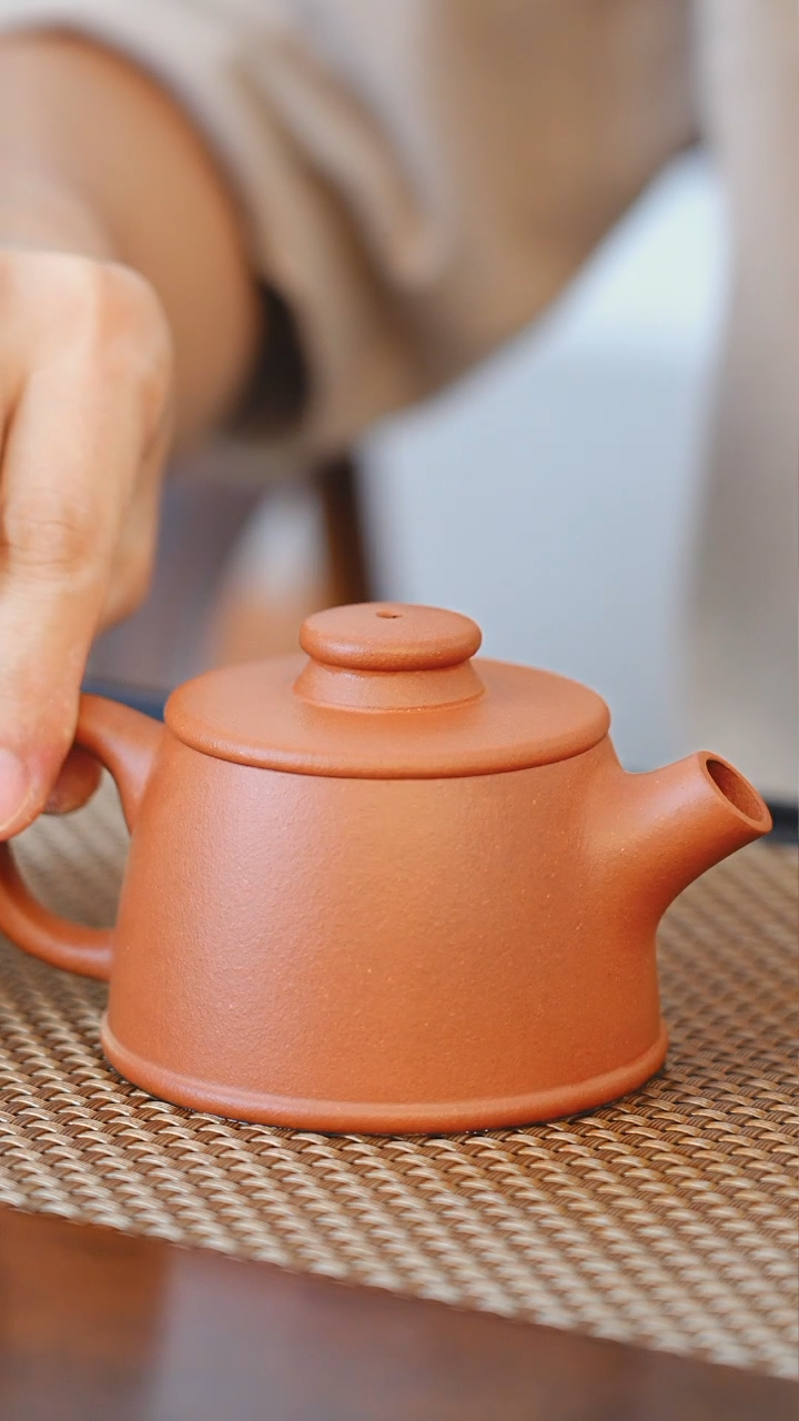 茶壶紫砂宜兴原矿紫砂壶 红降坡 巨轮 180cc 