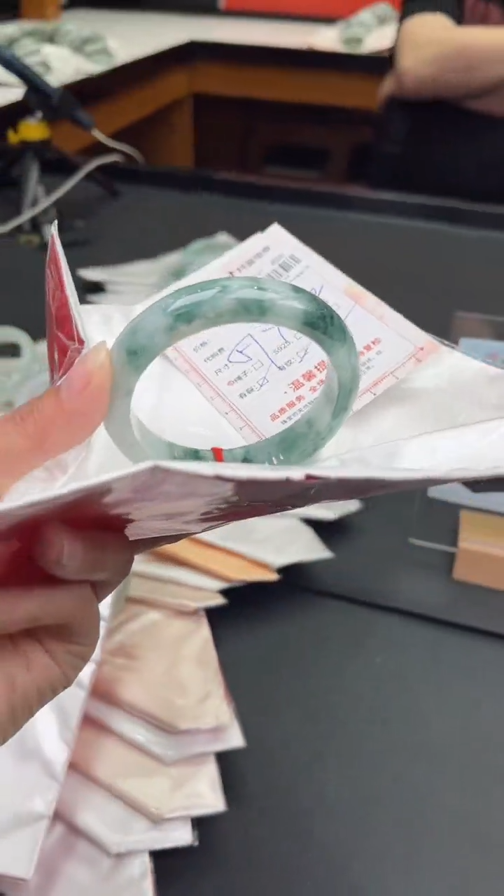 【闪购商品】定制翡翠未镶嵌天然缅甸翡翠手镯294
