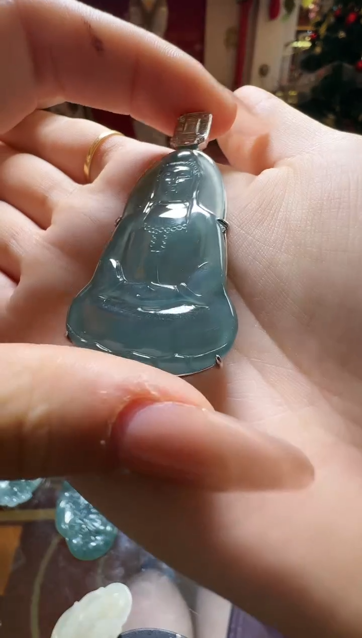 【闪购商品】翡翠吊坠(不含链)未镶嵌翡翠