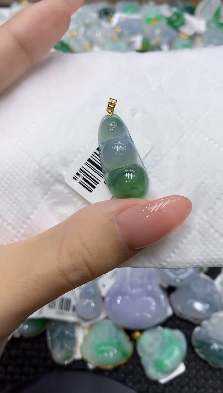 颈饰18K金镶嵌翡翠111111111111