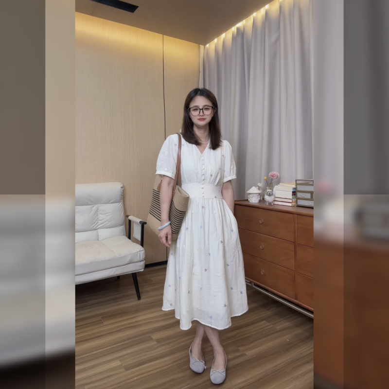小个子刺绣连衣裙显瘦气质白色夏季法式收腰裙子060