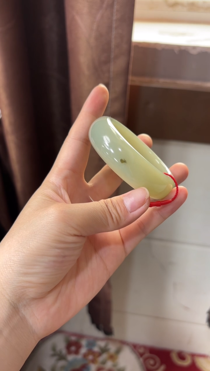 【闪购商品】和田玉手镯未镶嵌且末微色差近矿53+