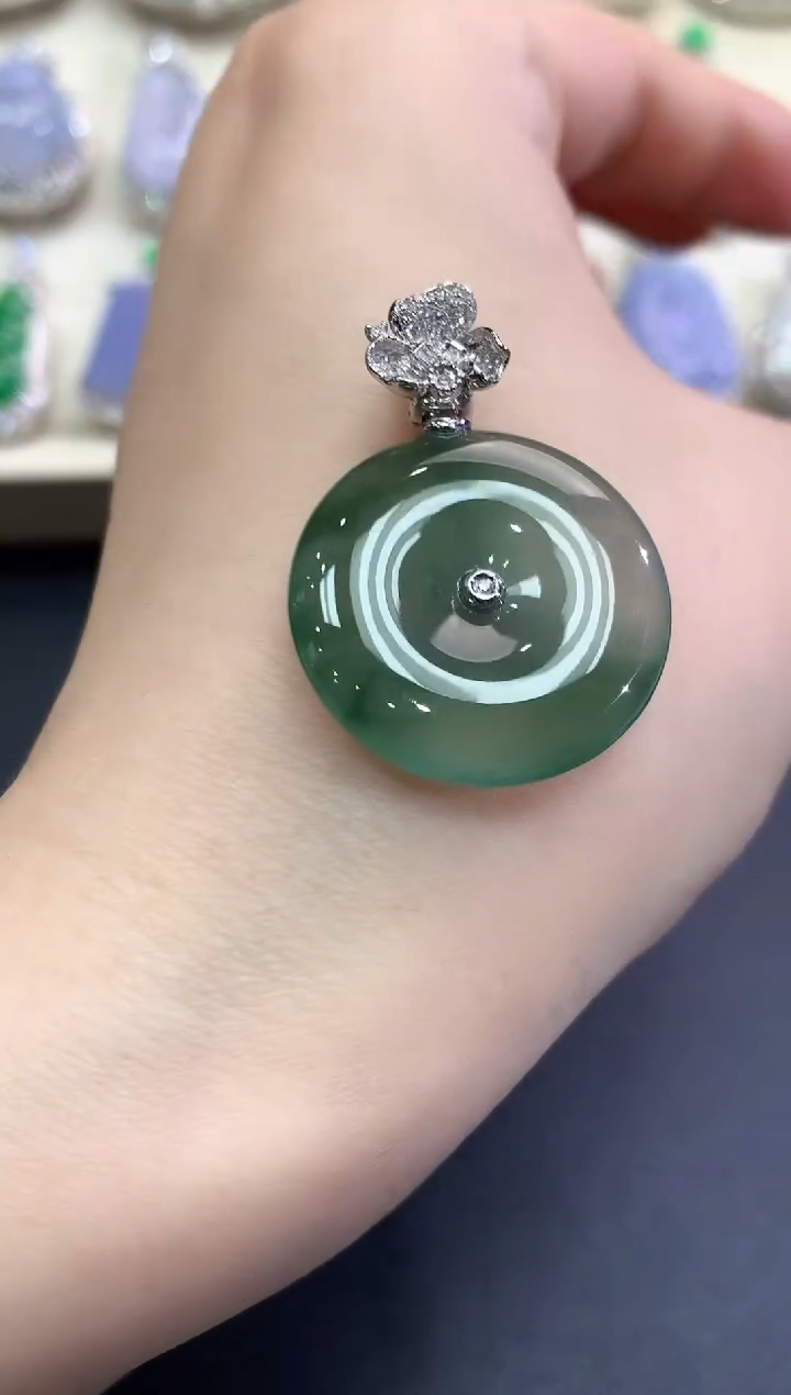 【闪购商品】翡翠颈饰18K金镶嵌B53   