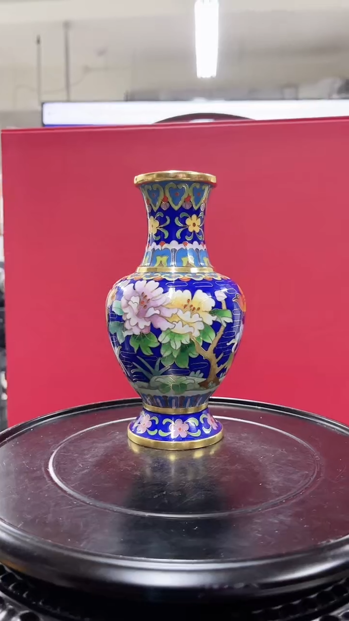 【闪购商品】北郊周期垒 花鸟瓶带证书底座 宝蓝