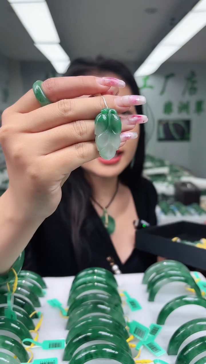 【闪购商品】石英质玉未镶嵌颈饰g