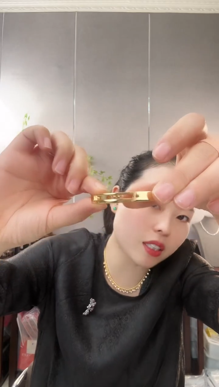 主播定制链接金色镂空款手镯