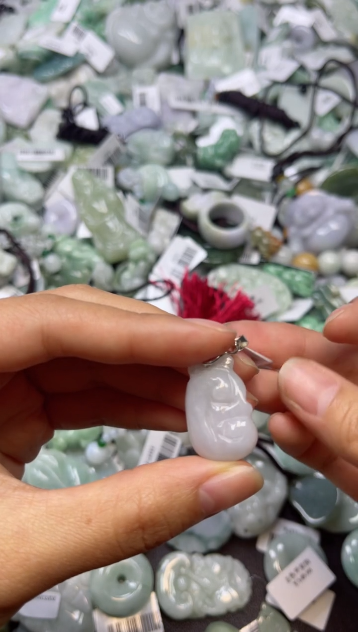 【闪购商品】翡翠颈饰未镶嵌00006881