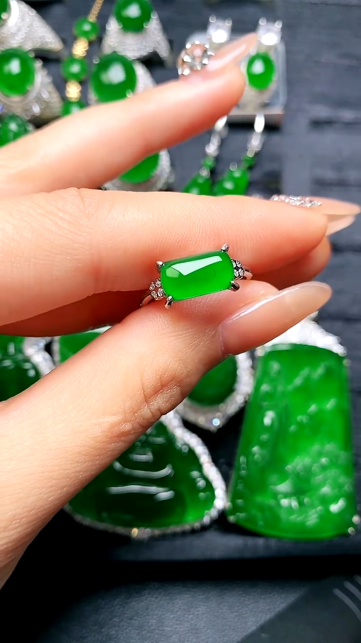 【闪购商品】翡翠戒指银S925镶嵌女马鞍