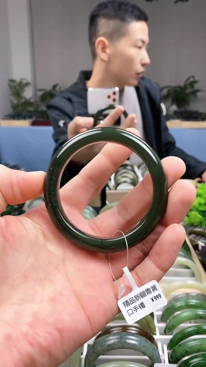 【闪购商品】和田玉手镯未镶嵌55.9