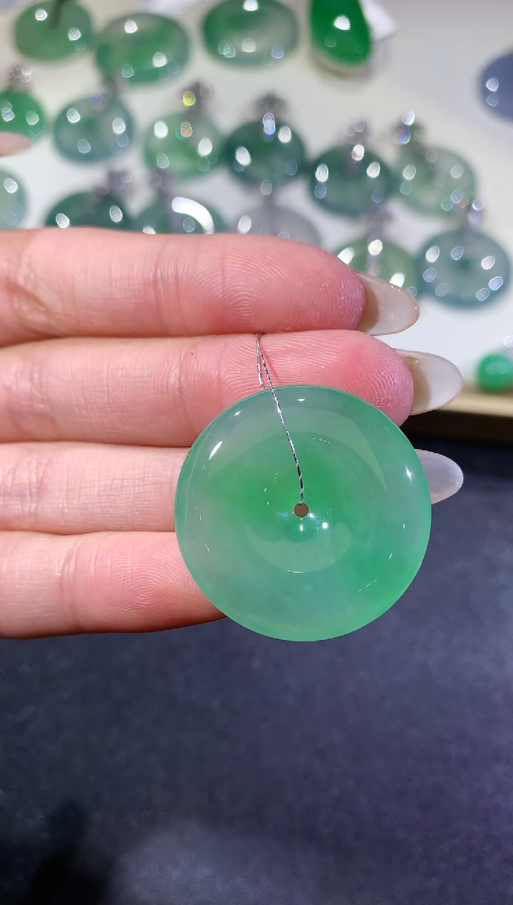 【闪购商品】翡翠吊坠(不含链)未镶嵌105无鉴赏多样性发货一件