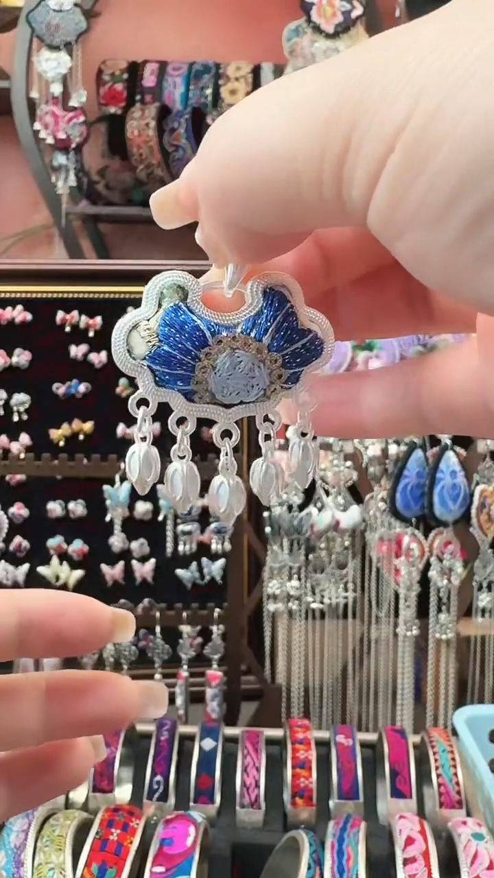 织绣 云织谣民族风精美饰品   13