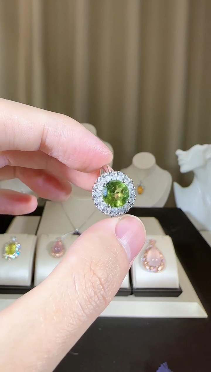 【闪购商品】橄榄石戒指银S925镶嵌8mm精致