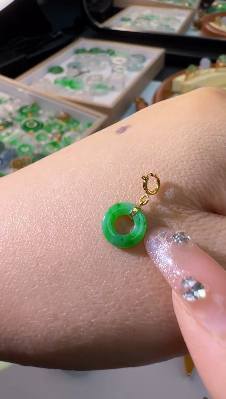 【闪购商品】翡翠颈饰18K金镶嵌缅甸翡翠A货吊坠