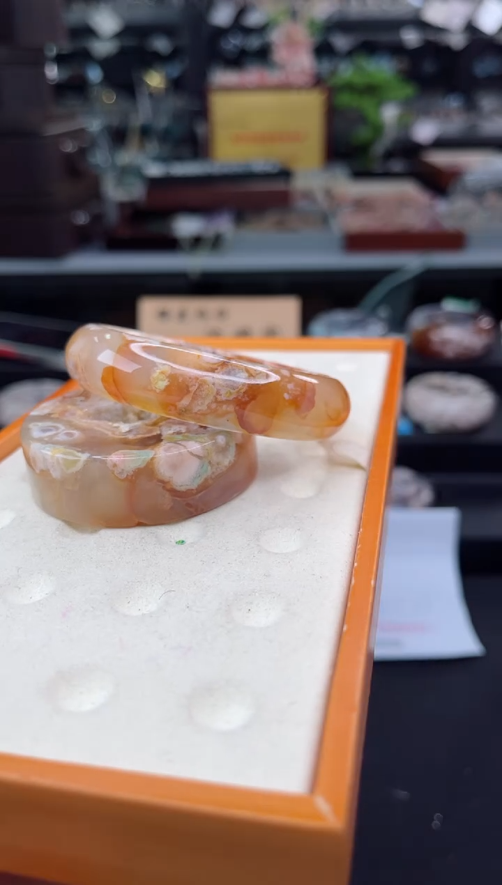 【闪购商品】石英质玉手镯未镶嵌60圈口（赠品镯心）S9305