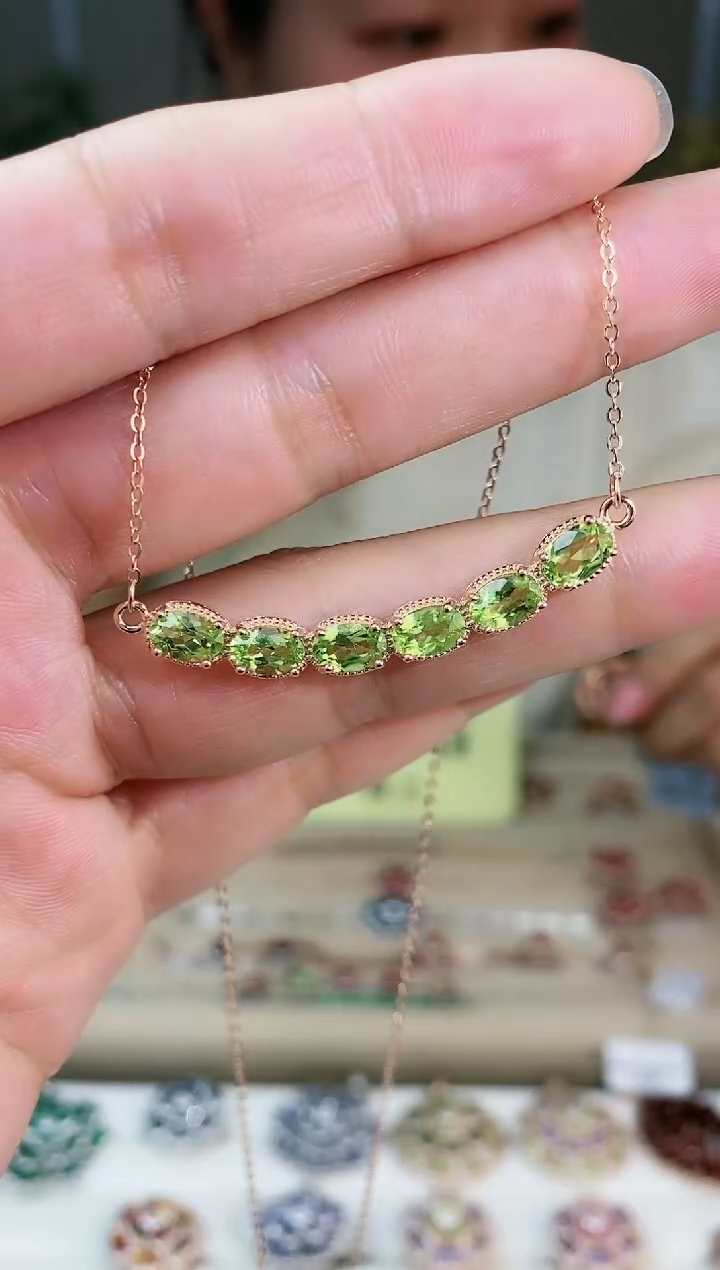 【闪购商品】橄榄石颈饰银S925镶嵌颈饰
