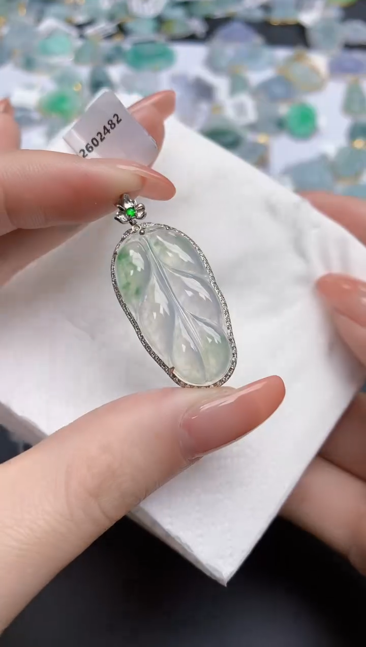 【闪购商品】翡翠颈饰18K金镶嵌天然缅甸翡翠A货