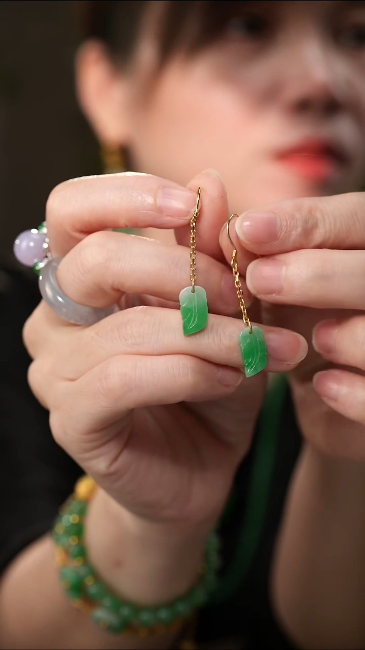 18K金镶嵌翡翠耳饰翡翠耳饰