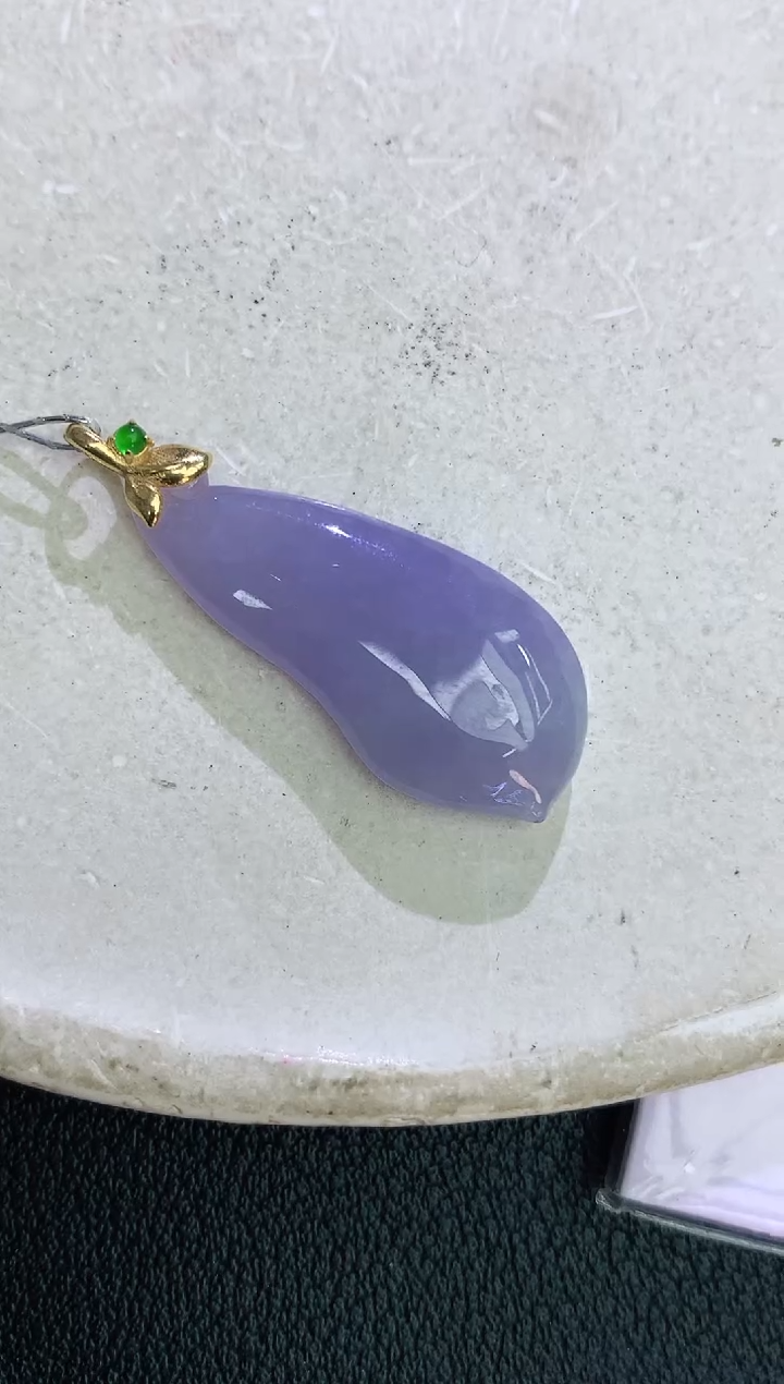 颈饰18K金镶嵌翡翠赠礼盒证书 麦麦