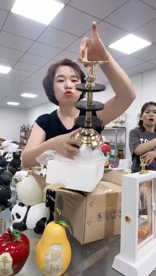 悦美黑水晶片烛台