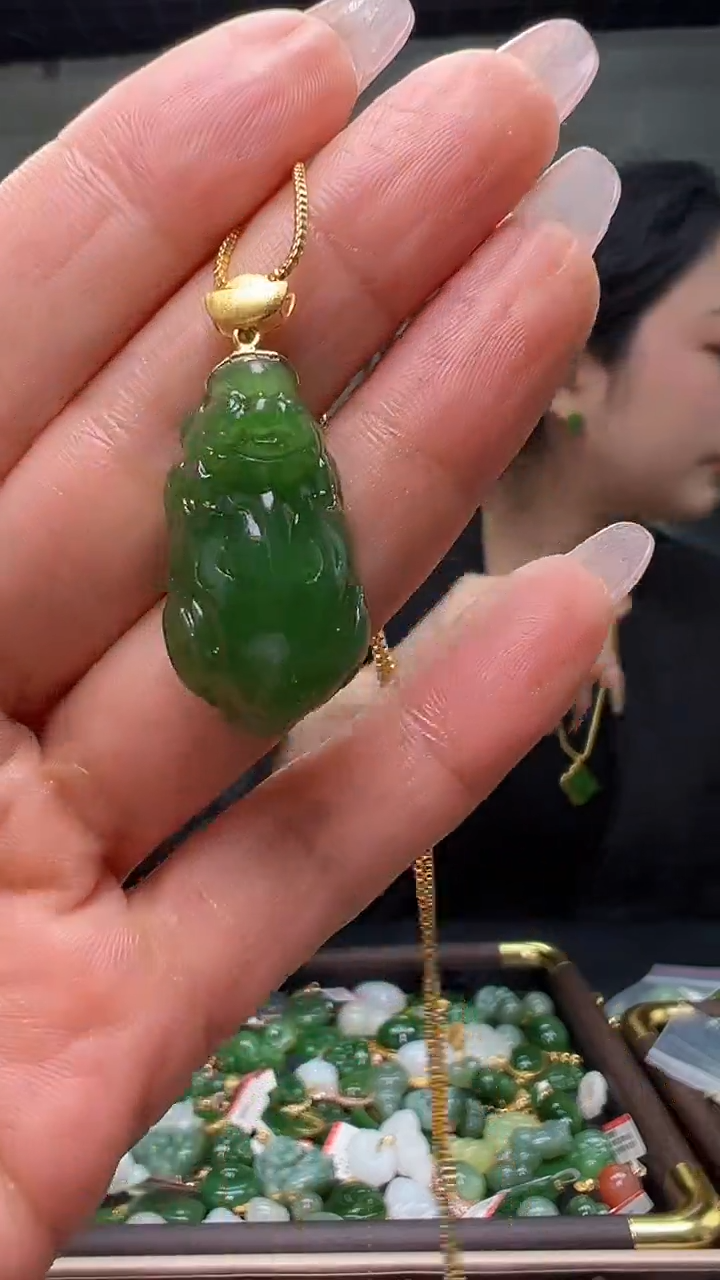 颈饰18K金镶嵌和田玉(多样性发货.发其一)12.08.72