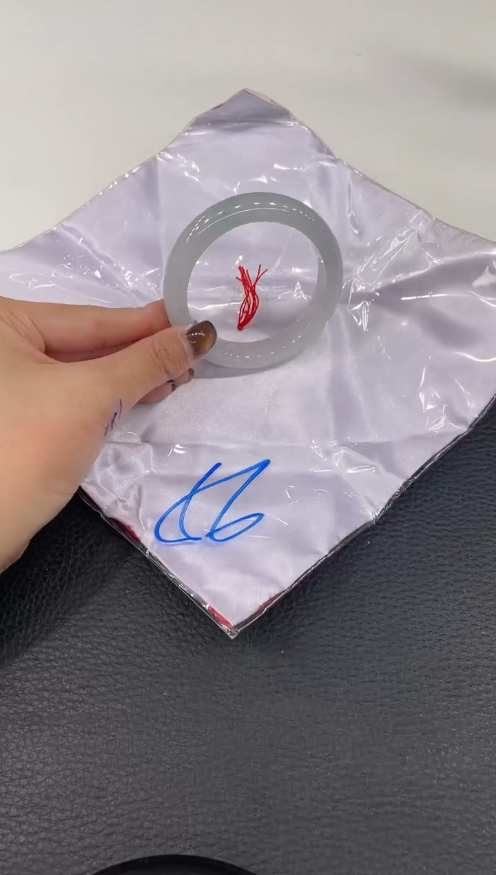 【闪购商品】翡翠手镯未镶嵌手镯