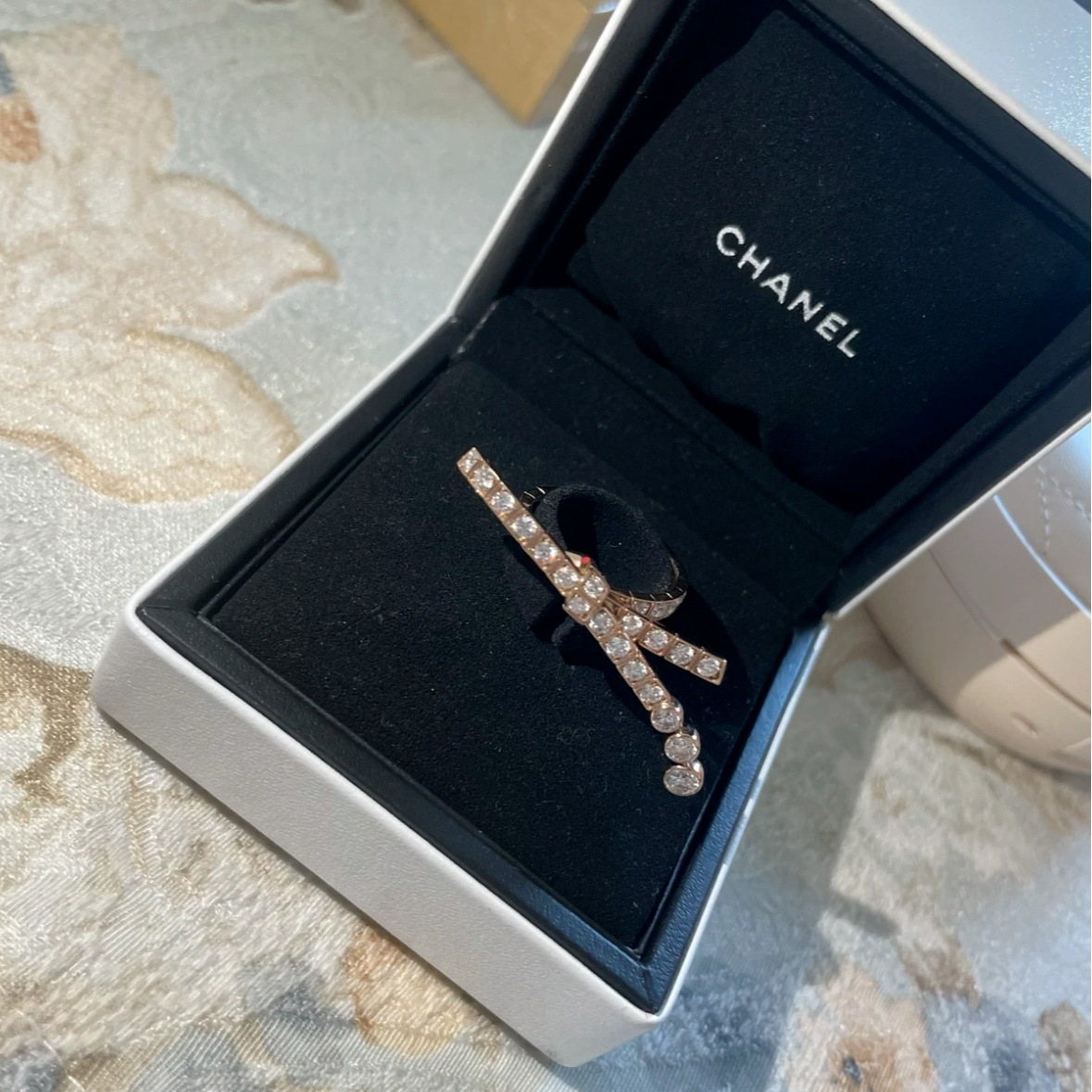 99新 Chanel/香奈儿 小花6珊 蝴蝶结 满钻 戒指 18K玫瑰金 54