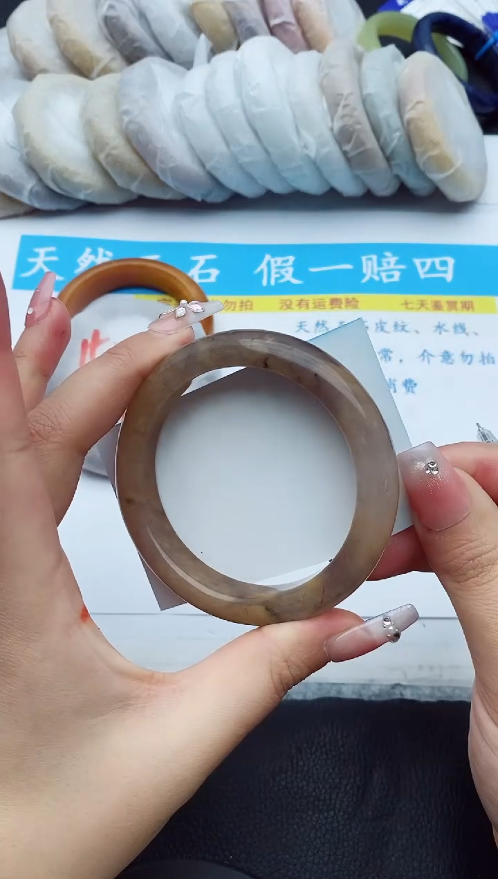 【闪购商品】石英质玉手镯未镶嵌151+57/58