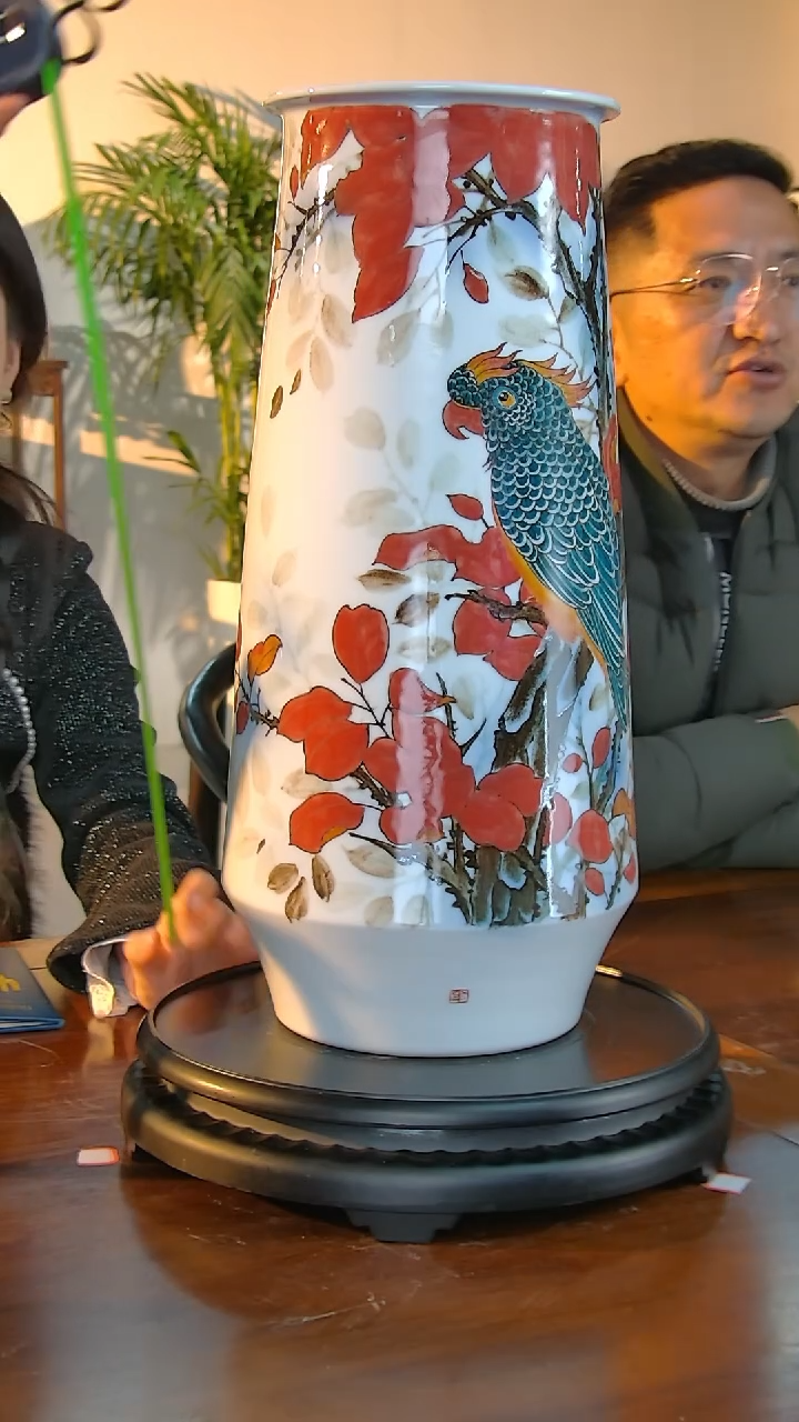 【闪购商品】瓶A34【人间瓷画】《黄小玲》