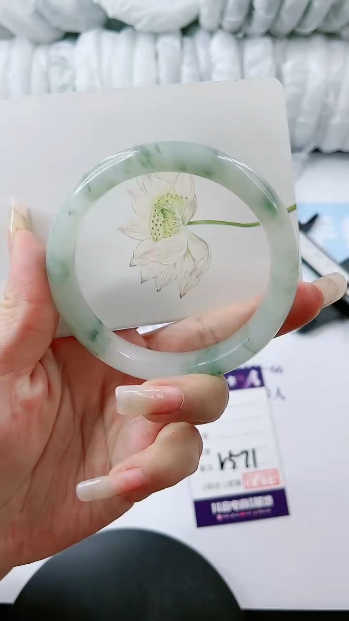 【闪购商品】石英质玉手镯未镶嵌多样性发货V571-62