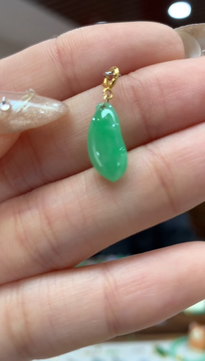 【闪购商品】翡翠吊坠(不含链)18K金镶嵌福瓜